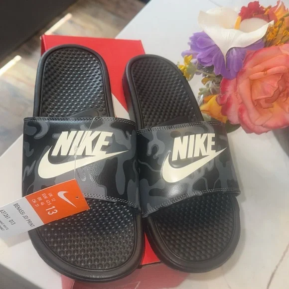 Nike Men’s BENASSI JDI PRINT
631261 013
black/summer white - Picture 1 of 5